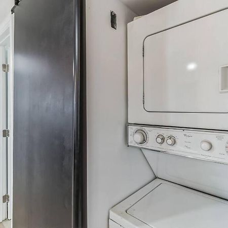 Modern City Ranch 3 Bdrm Family Home Access By Dirt Road Палмдейл Екстериор снимка